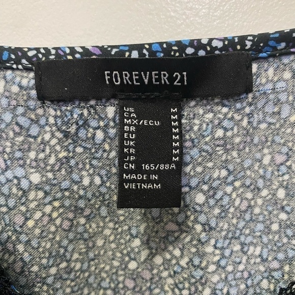 Elegant Blue Maxi Dress with Black Lace Trim - Picture 8 of 8